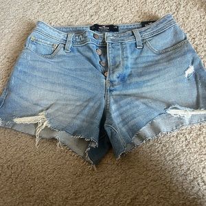 NWT. Hollister high-rise mom short size 7